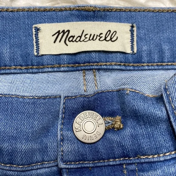 Cali Demi-Boot Jeans in Quince Wash: Button-Front Edition - Picture 4 of 8